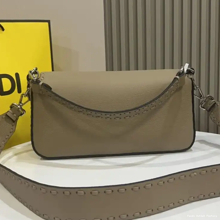 Affordable HOT Bag Khaki Cuoio Medium Selleria Romano In Baguette Leather Fendi 0701